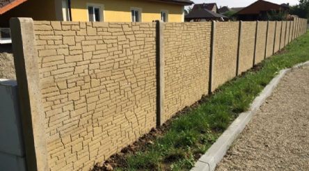 Betonové oplocení rodinného domu Mýto od firmy Ploty Kodl, s.r.o.