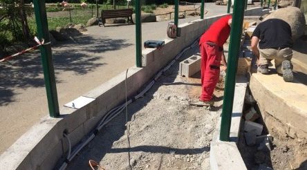 Oplocení nového výběhu pro tučňáky ZOO Plzeň
