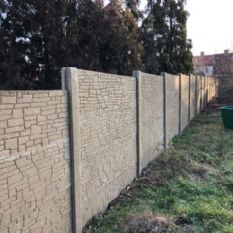 Betonové oplocení rodinného domu
