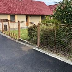 Plaňkové oplocení zahrady Volduchy