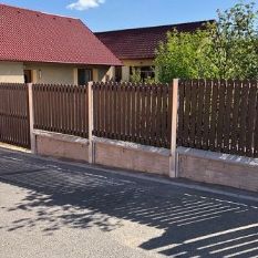 Plaňkové oplocení zahrady Volduchy