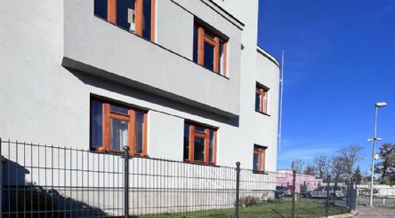 Oprava oplocení v Rokycanech po automobilové nehodě