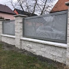Nové oplocení z tahokovu v Letkově