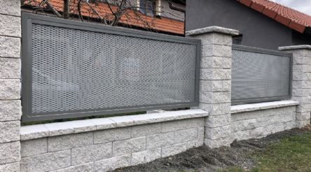 Nové oplocení z tahokovu v Letkově