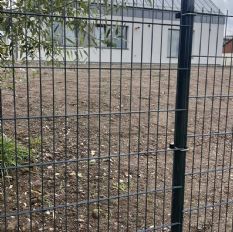 Oplocení rodinného domu z 2D panelů Pallas v Halounech – kvalitní montáž od Ploty Kodl