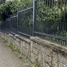 Moderní tyčkové oplocení pro rodinný dům ve Šťáhlavech – kvalitní ploty od Ploty Kodl