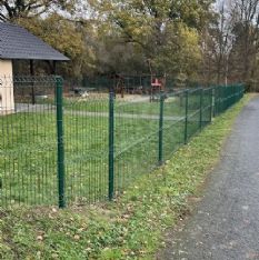Obnova oplocení dětského a sportovního hřiště - Ostrov u Stříbra 