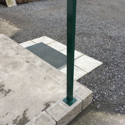 Sloupek Zn,PVC 60x40x2 - 1900 mm, na plotně - zelený