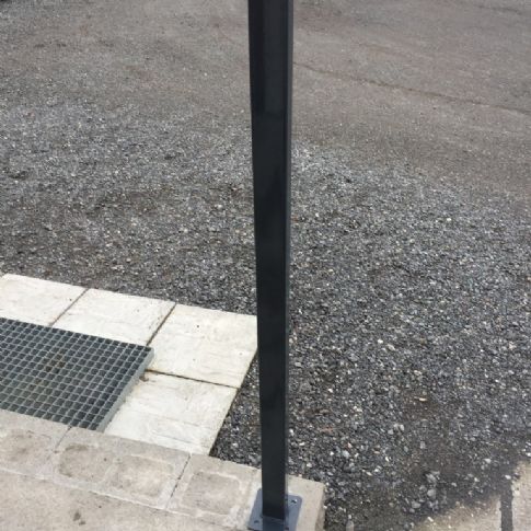 Sloupek Zn,PVC 60x40x2 - 1900 mm, na plotně - antracitový