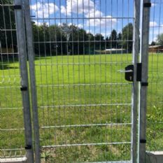 Oplocení fotbalového hřiště Holoubkov