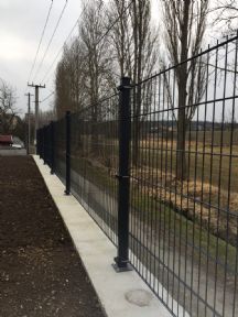 Sloupek Zn,PVC 60x40x2 - 2500 mm, na plotně - antracitový