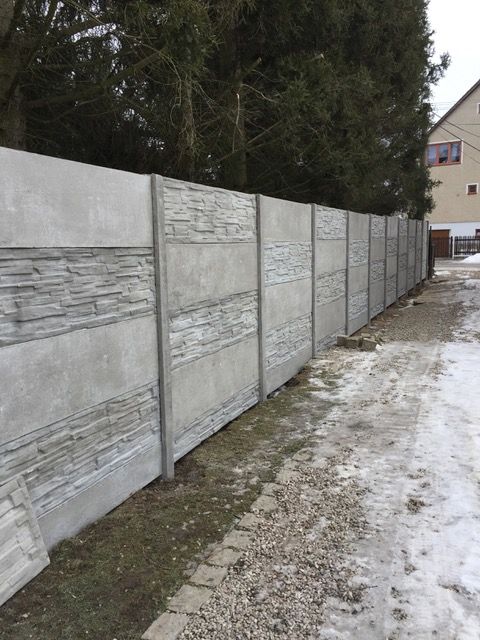 Fotbalového hřiště FC Mýto má nové betonové oplocení Fotbalového hřiště FC Mýto má nové betonové oplocení