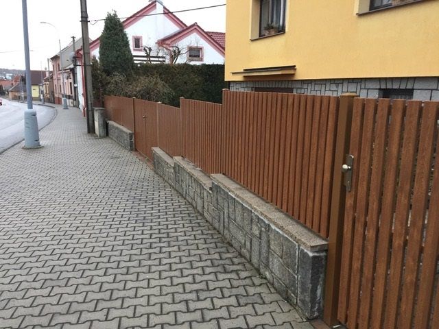 Rekonstrukce oplocení v Újezdě u Plzně Rekonstrukce oplocení v Újezdě u Plzně