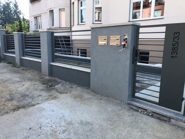 Oplocení bytového domu Plzeň Oplocení bytového domu Plzeň